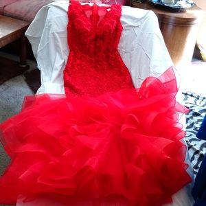 Women's red Morilee Madeline Gardner sz 4 special occasion gown.
